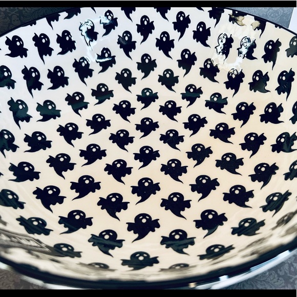 Halloween Stoneware Black Flying Ghosts Bowl 10” Diameter Spooky - Picture 2 of 6